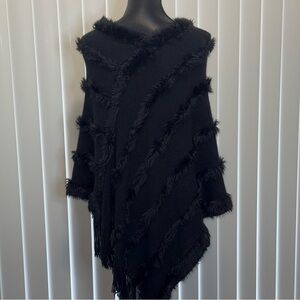 Chic Black Shawl with Elegant Wrap Design